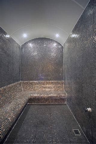 مجمع بخدمات 5 نجوم -شقة 2 غرفة وصالة - في توسمور / الانيا 