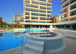 مجمع بخدمات 5 نجوم -شقة 2 غرفة وصالة - في توسمور / الانيا 