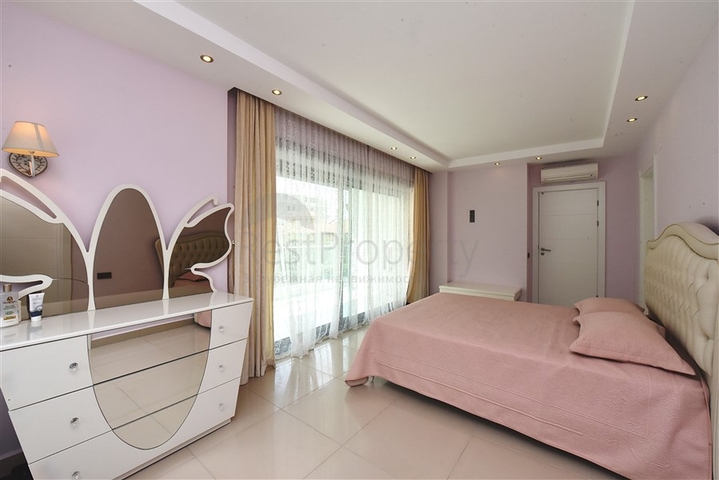 مجمع فاخر على البحر مباشرة - شقة دوبلكس ارضية 3 غرف -في كارجي جاك / الانيا 