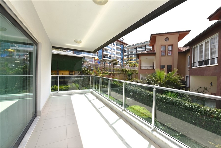 مجمع فاخر على البحر مباشرة - شقة دوبلكس ارضية 3 غرف -في كارجي جاك / الانيا 