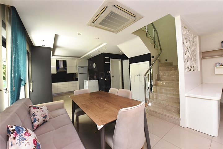 مجمع فاخر على البحر مباشرة - شقة دوبلكس ارضية 3 غرف -في كارجي جاك / الانيا 