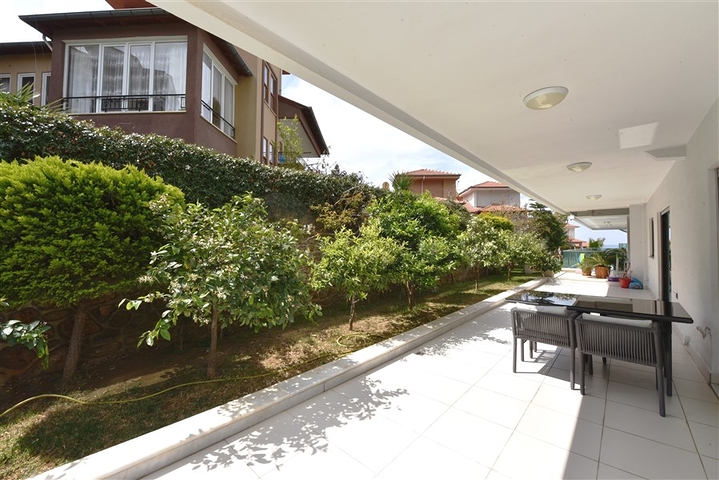 مجمع فاخر على البحر مباشرة - شقة دوبلكس ارضية 3 غرف -في كارجي جاك / الانيا 