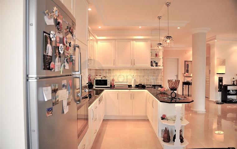 اطلالة بحر -فيلا مستقلة مع مسبج خاص -في كارجي جاك / الانيا 