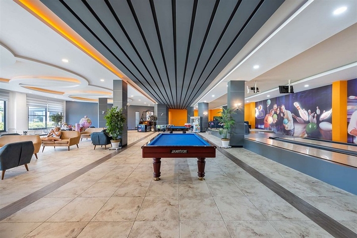 مجمع بخدمات 5 نجوم - شثة مفروشة 1+1 - في افسلار / الانيا 