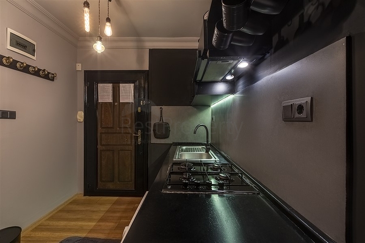 شقة انيقة - تصميم غرفة وصالة - في مركز الانيا 