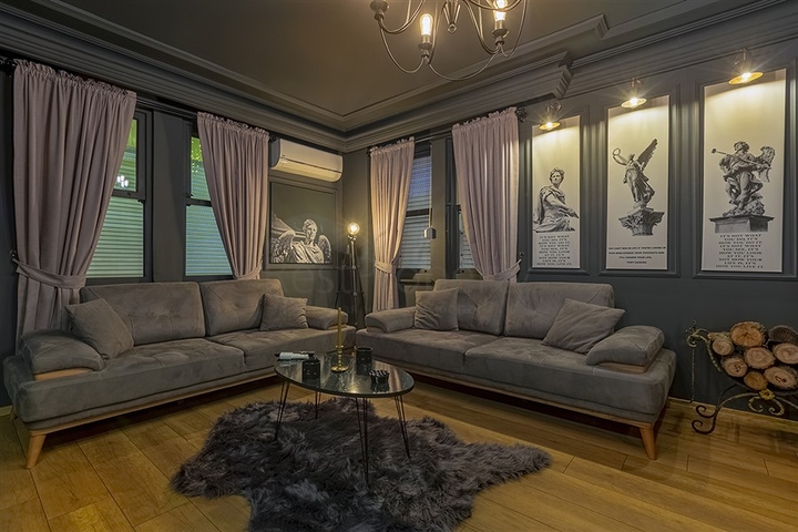 شقة انيقة - تصميم غرفة وصالة - في مركز الانيا 