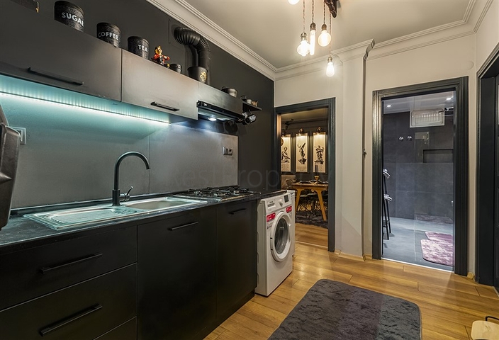 شقة انيقة - تصميم غرفة وصالة - في مركز الانيا 