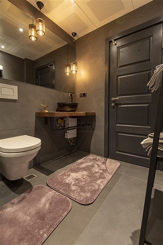 شقة انيقة - تصميم غرفة وصالة - في مركز الانيا 