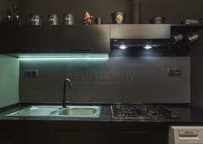 شقة انيقة - تصميم غرفة وصالة - في مركز الانيا 