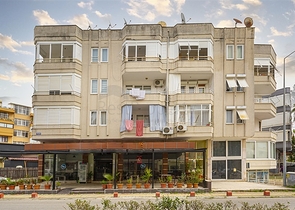 شقة انيقة - تصميم غرفة وصالة - في مركز الانيا 