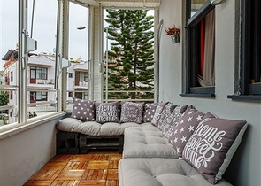 شقة انيقة - تصميم غرفة وصالة - في مركز الانيا 