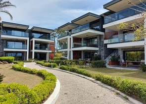 شقق للبيع في بودروم - ضمن مجمع فاخر . 