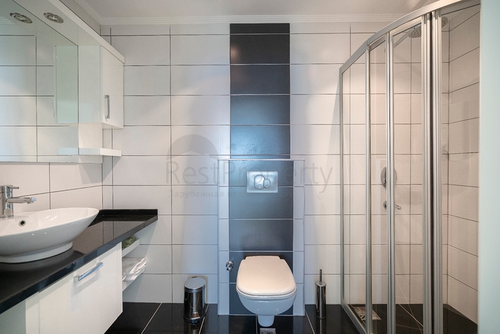 اطلالة بحر مباشرة - شقة 2 غرفة وصالة - مجمع فاخر - في كاستل / الانيا 