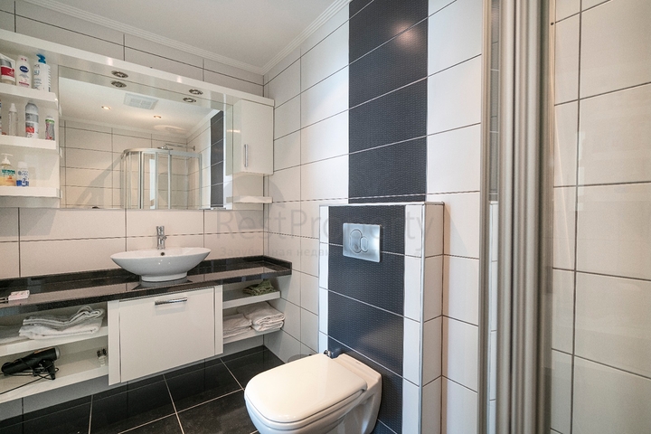 اطلالة بحر مباشرة - شقة 2 غرفة وصالة - مجمع فاخر - في كاستل / الانيا 