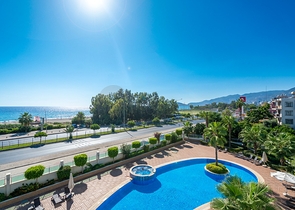 اطلالة بحر مباشرة - شقة 2 غرفة وصالة - مجمع فاخر - في كاستل / الانيا 