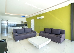 اطلالة بحر مباشرة - شقة 2 غرفة وصالة - مجمع فاخر - في كاستل / الانيا 