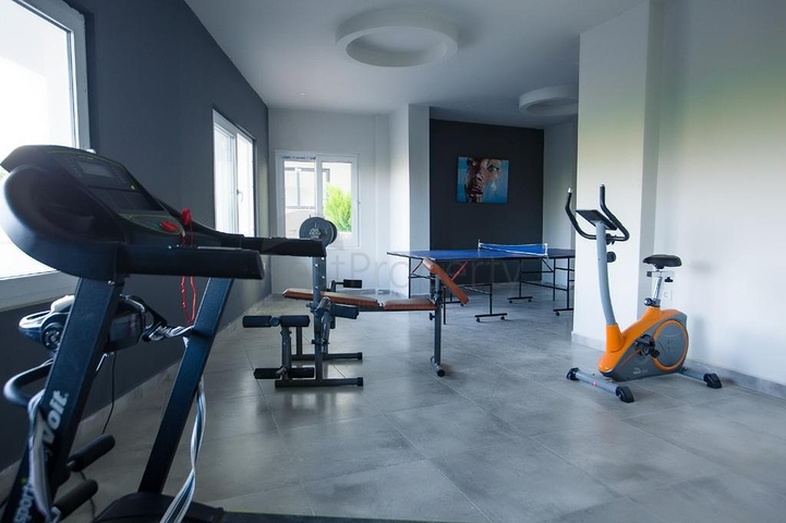 شقة غرفة وصالة -ضمن مجمع سكني جديد - في مهموتلار / الانيا 