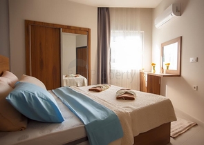 شقة غرفة وصالة -ضمن مجمع سكني جديد - في مهموتلار / الانيا 