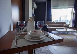 شقة غرفة وصالة -ضمن مجمع سكني جديد - في مهموتلار / الانيا 