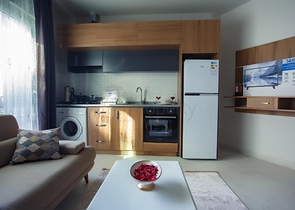 شقة غرفة وصالة -ضمن مجمع سكني جديد - في مهموتلار / الانيا 