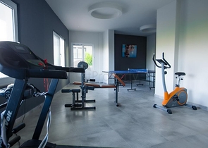 شقة غرفة وصالة -ضمن مجمع سكني جديد - في مهموتلار / الانيا 