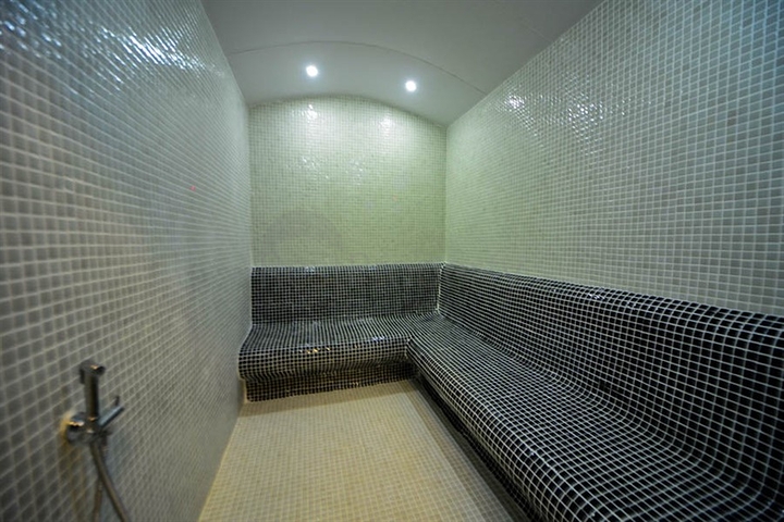 شقة غرفة وصالة - ضمن مجمع سكني حديث قريب من البحر - في مهموتلار / الانيا 