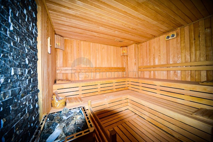 شقة غرفة وصالة - ضمن مجمع سكني حديث قريب من البحر - في مهموتلار / الانيا 