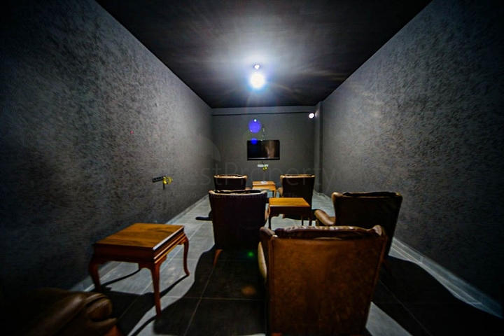 شقة غرفة وصالة - ضمن مجمع سكني حديث قريب من البحر - في مهموتلار / الانيا 