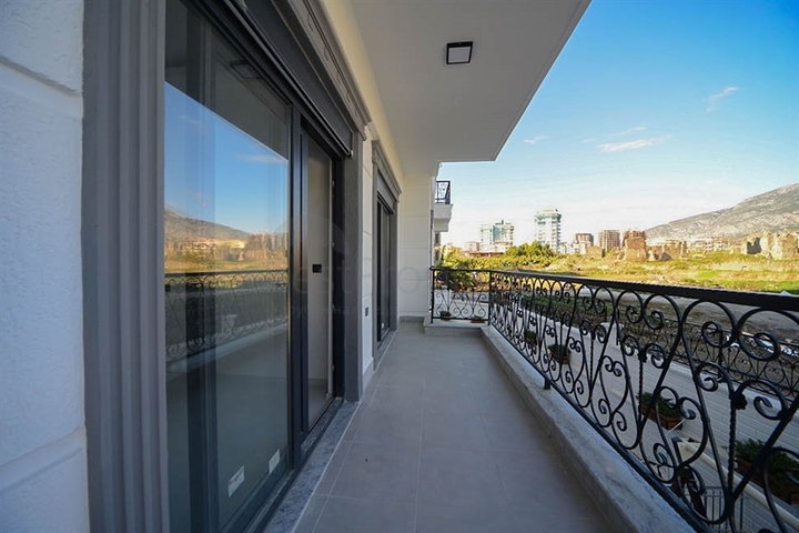 شقة غرفة وصالة - ضمن مجمع سكني حديث قريب من البحر - في مهموتلار / الانيا 