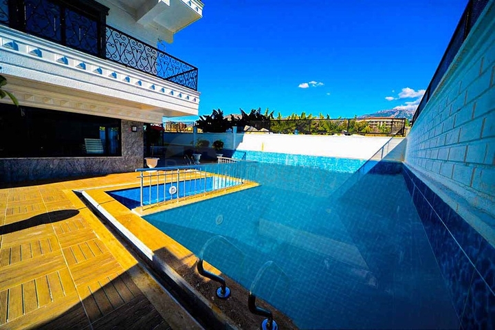 شقة غرفة وصالة - ضمن مجمع سكني حديث قريب من البحر - في مهموتلار / الانيا 