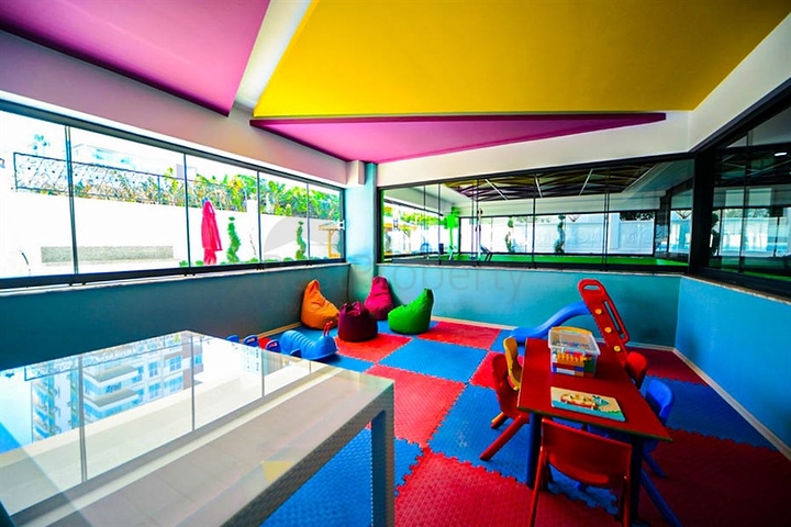 شقة غرفة وصالة - ضمن مجمع سكني حديث قريب من البحر - في مهموتلار / الانيا 