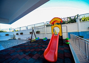 شقة غرفة وصالة - ضمن مجمع سكني حديث قريب من البحر - في مهموتلار / الانيا 