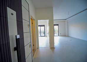 شقة غرفة وصالة - ضمن مجمع سكني حديث قريب من البحر - في مهموتلار / الانيا 