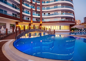 ضمن مجمع فاخر - شقة 2 غرفة وصالة - في مهموتلار/ الانيا 