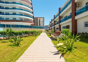 ضمن مجمع فاخر - شقة 2 غرفة وصالة - في مهموتلار/ الانيا 