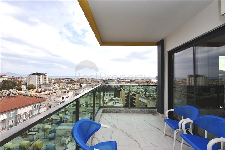 اطلالة بحر وقلعة - شقة 2 غرفة وصالة  - في مركز الانيا 