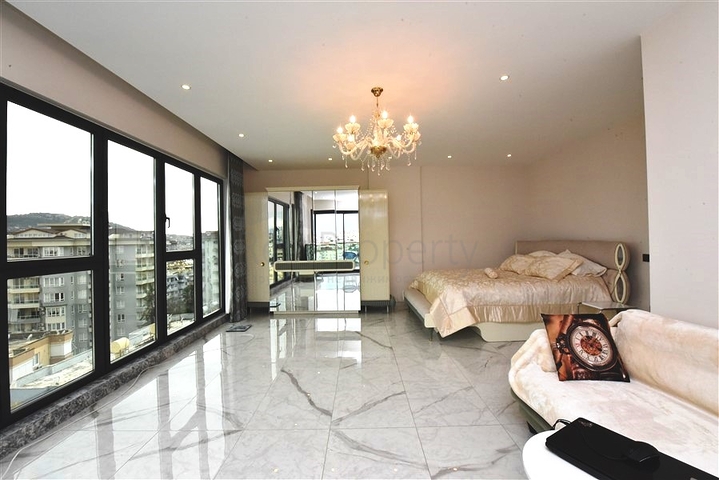 اطلالة بحر وقلعة - شقة 2 غرفة وصالة  - في مركز الانيا 