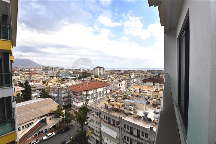 اطلالة بحر وقلعة - شقة 2 غرفة وصالة  - في مركز الانيا 