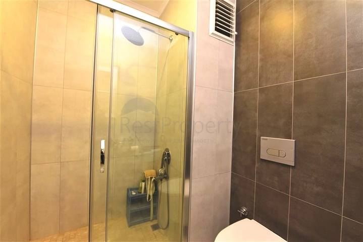 اطلالة بحر وقلعة - شقة 2 غرفة وصالة  - في مركز الانيا 