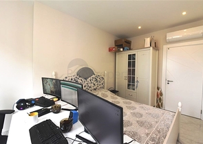 اطلالة بحر وقلعة - شقة 2 غرفة وصالة  - في مركز الانيا 