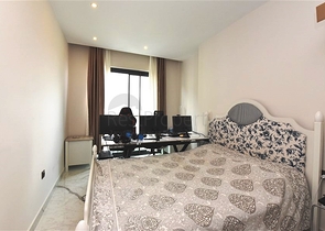 اطلالة بحر وقلعة - شقة 2 غرفة وصالة  - في مركز الانيا 