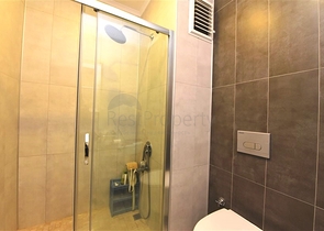 اطلالة بحر وقلعة - شقة 2 غرفة وصالة  - في مركز الانيا 