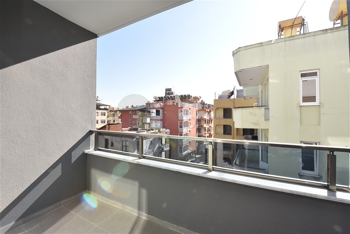 استثمر الان - شقق بالاقساط - في مجمع قيد الانشاء - مركز الانيا 