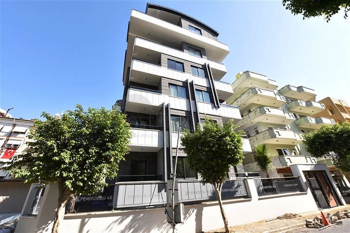 استثمر الان - شقق بالاقساط - في مجمع قيد الانشاء - مركز الانيا 