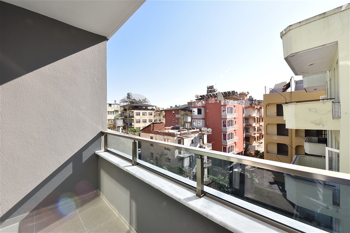 استثمر الان - شقق بالاقساط - في مجمع قيد الانشاء - مركز الانيا 