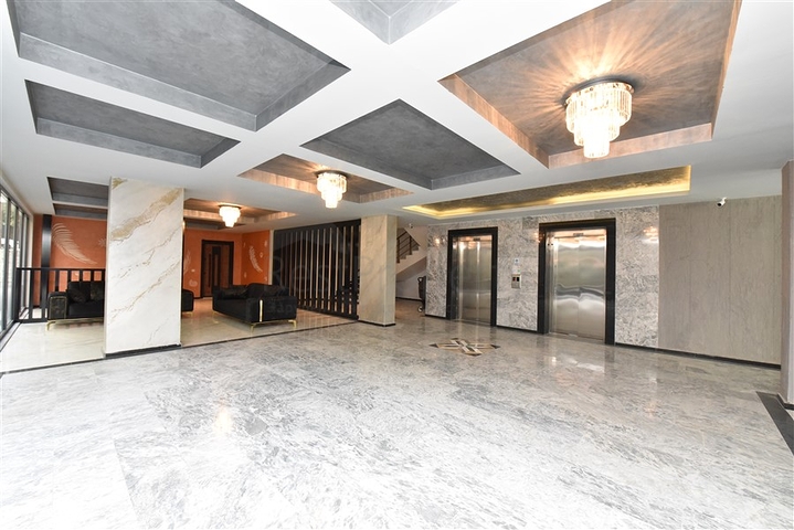 استثمر الان - شقق بالاقساط - في مجمع قيد الانشاء - مركز الانيا 