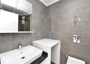 استثمر الان - شقق بالاقساط - في مجمع قيد الانشاء - مركز الانيا 