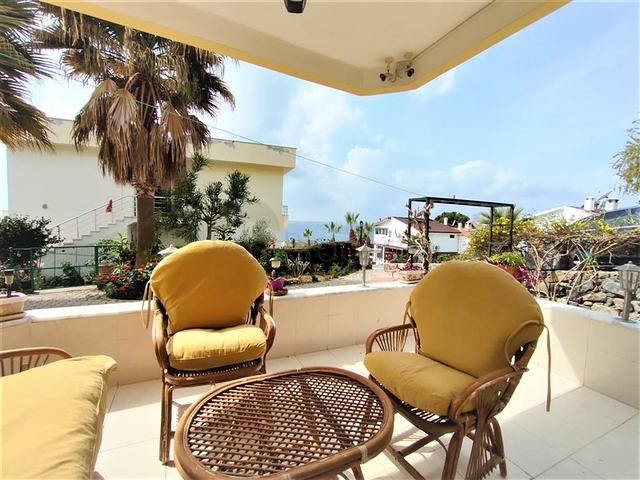 اطلالة بحر -سعر مناسب - دوبلكس 2 غرفة وصالة - في ديمرتاش / الانيا 