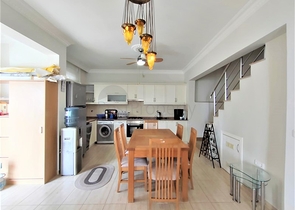 اطلالة بحر -سعر مناسب - دوبلكس 2 غرفة وصالة - في ديمرتاش / الانيا 