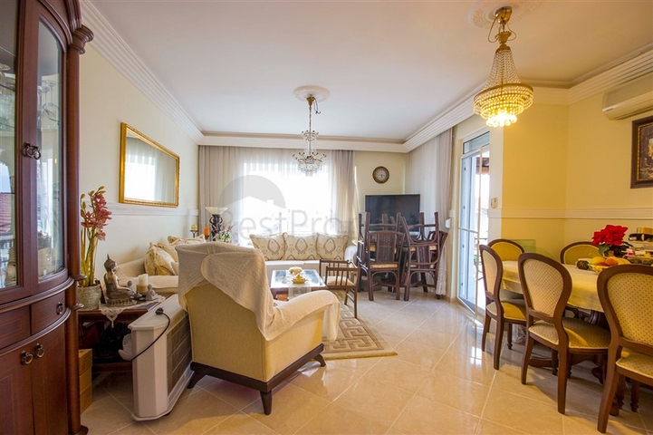 اطلالة بحر -فيلا 3 غرف نوم وصالة -مؤثثة - في منطقة كارجي جاك / الانيا 